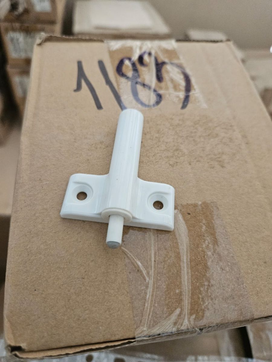 картинка Амортизатор с планкой белый - СтокСклад