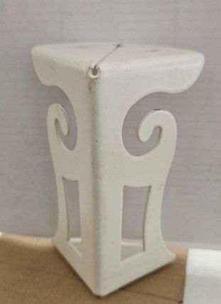 картинка Опора резная белая - СтокСклад